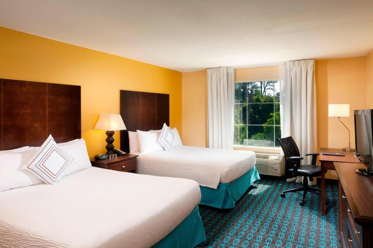 Queen Room with Two Queen Beds - Hearing Accessible,1554606817:JPEG